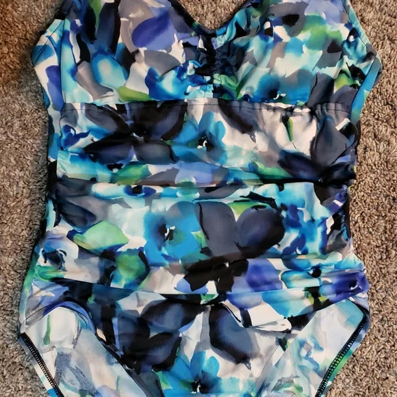 Aqua Green Swimsuit - Picture 3 of 13